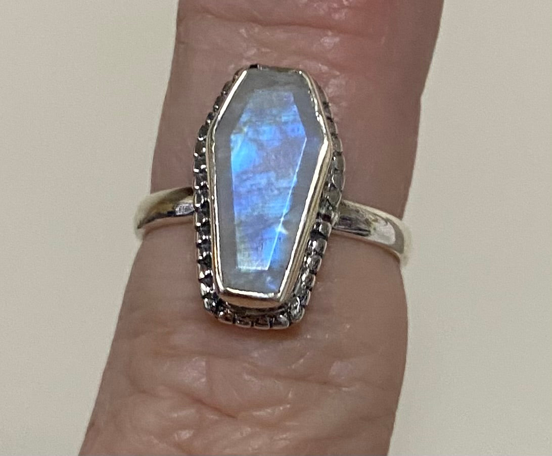 Ring Moonstone Coffin