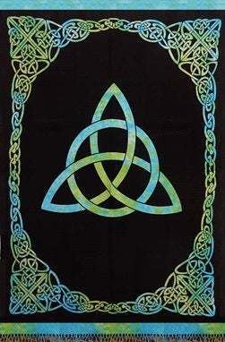 Tapestry Triquetra Tie Dye Green
