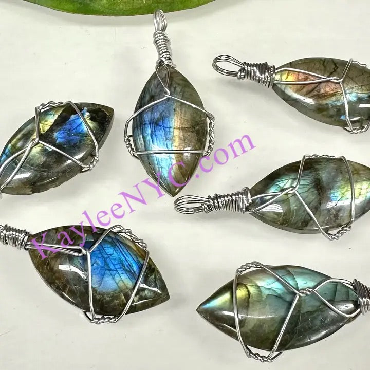 Pendant Labradorite Wire Wrapped