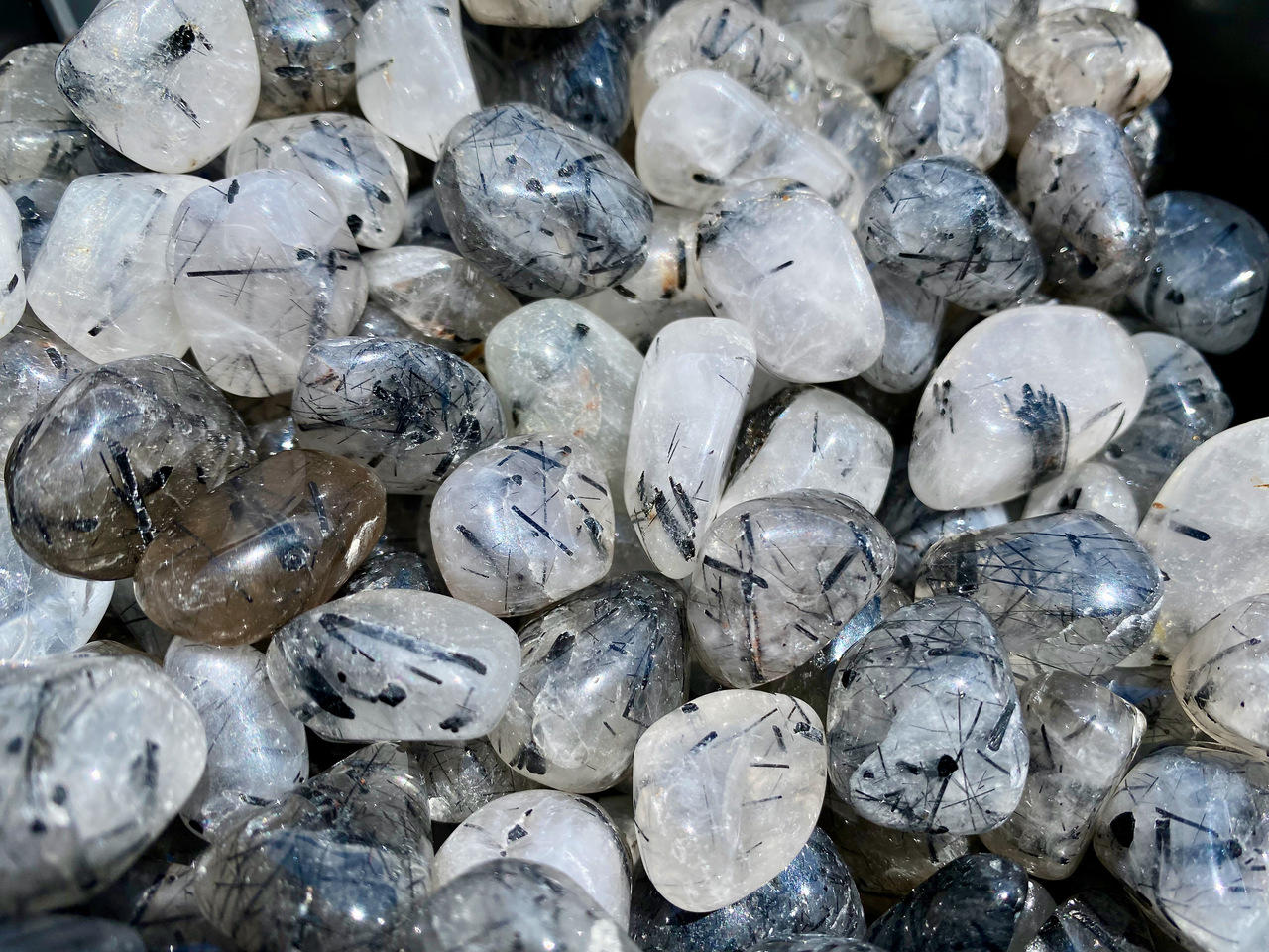 Quartz Tourmalinated Tumbled 3.25