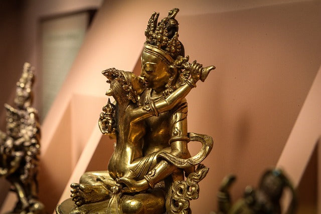 Tantra Statue Embrace