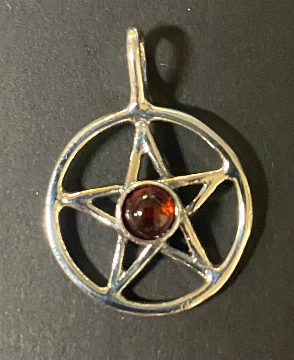 Pendant Pentacle with Garnet Small