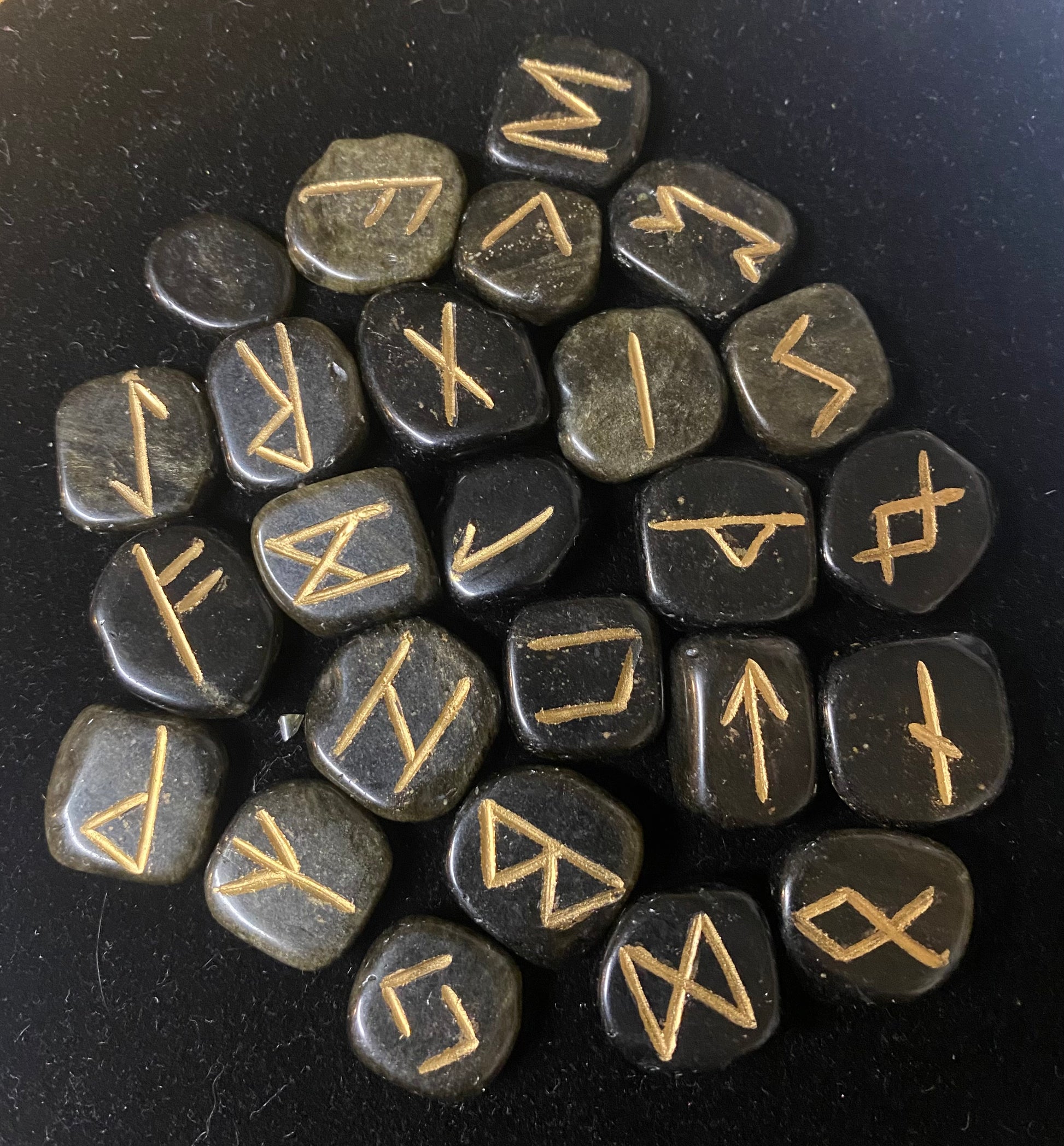 Rune Set Black Obsidian